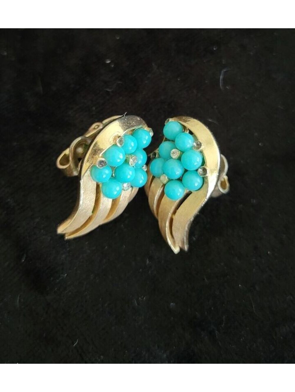 Vintage Crown Trifari Gold-tone Clip-on Earrings
